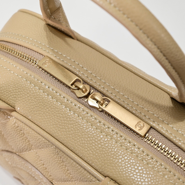 シャネルバッグ角部分ディテール